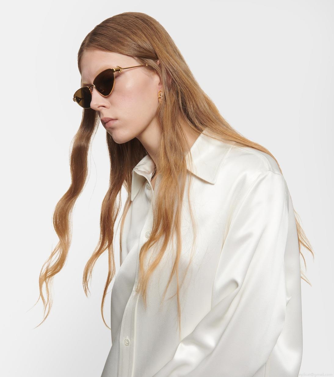 Bottega VenetaTurn cat-eye sunglasses